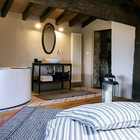 Borgo Vercallo Couette-café Case la Selva
